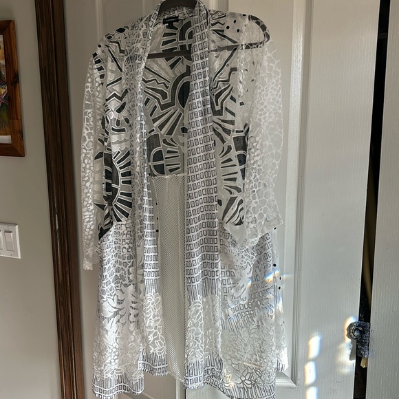 White and Navy sheer cardigan with beautiful detail - Picture 1 of 3